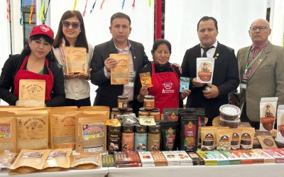 Autoridades y emprendedores ayacuchanos participan en la II Cumbre de Emprendedores de los Andes en Ica